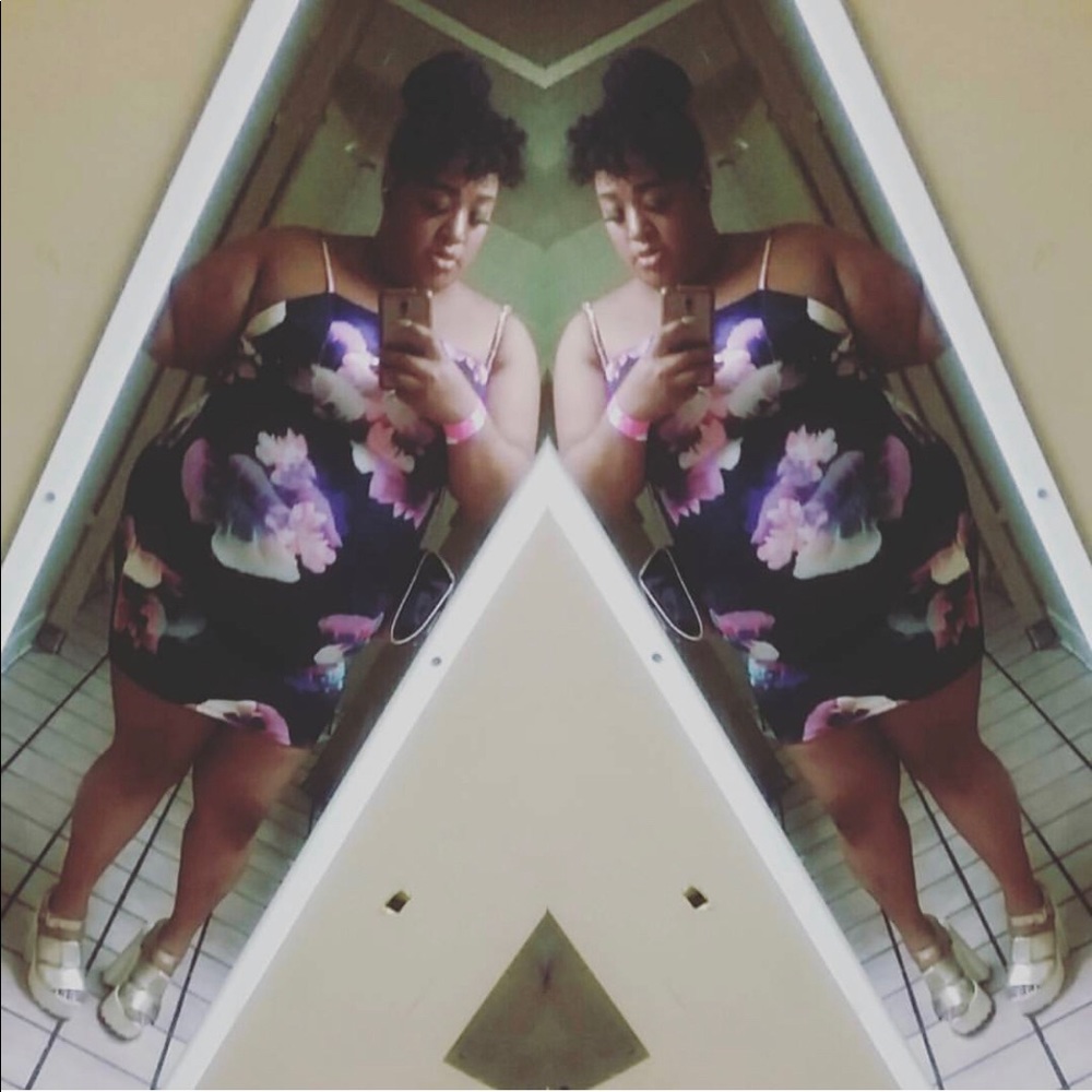 Plus size floral print bodycon dress. Worn 3x